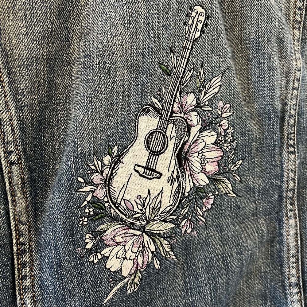 Custom Embroidered Guitar and Floral American Eagle Jean Jacket - Picture 1 of 8